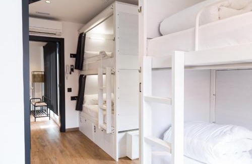 El Prat de Llobregat Hostel | Airhostel Barcelona Airport 24h