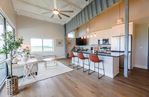 Salado Apartment | Airplane/Hanger 2 bedrooms 2 bathrooms #2
