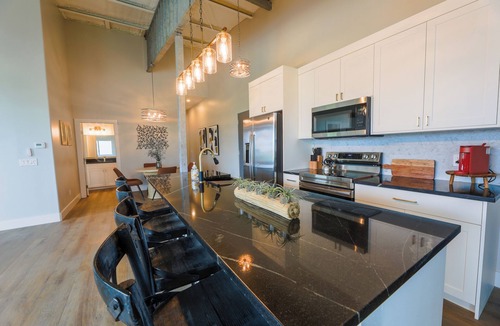 Salado Apartment | Airplane/Hanger Apartment 2 bedrooms 2 bathrooms #3