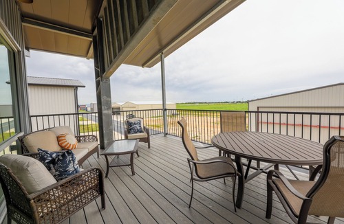 Salado Apartment | Airplane/Hanger Apartment 2 bedrooms 2 bathrooms #3