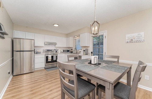Greensboro Condo | Airport 10 min A&T University-Downtown 13 min Coliseum 17 min