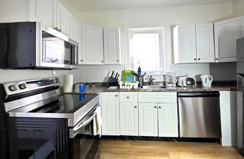 St. James House | Airport 2 beds + Office beauty