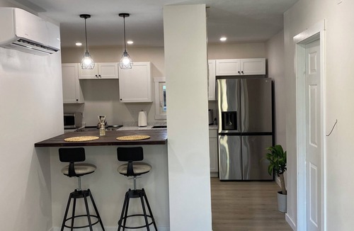 Moon Township House | Airport bungalow