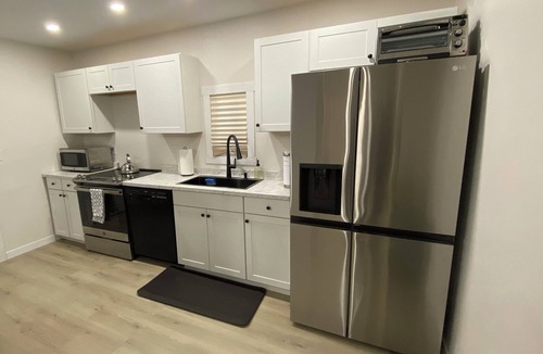 Moon Township House | Airport bungalow