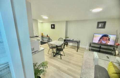 Dieppe House | Airport Haven Getaway