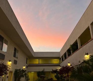 Downtown Hotel | Airport Inn