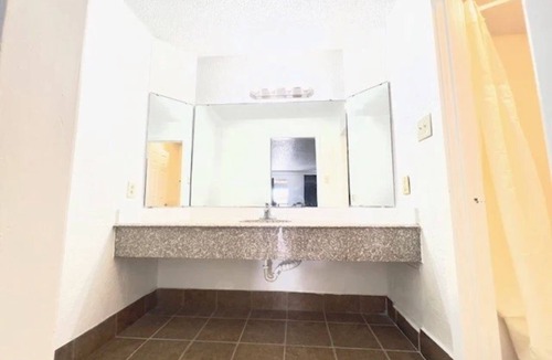Tulsa Hotel | Airport Inn