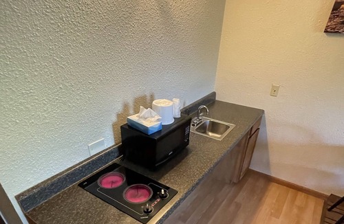 Coraopolis Hotel | Airport Lodging Inc.