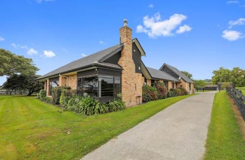 Rotorua House | Airport Oasis