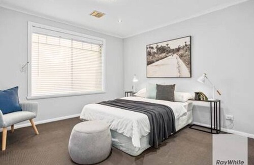 Keilor Downs House | Airport Proximity 5BR Haven
