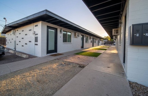 Riverside Apartment | Airport Studio near Mill Ave