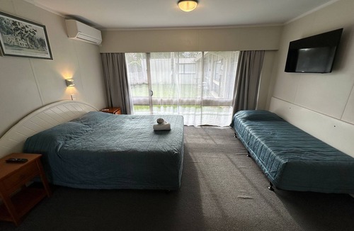 Mangere Cabin | Airport Westney Lodge