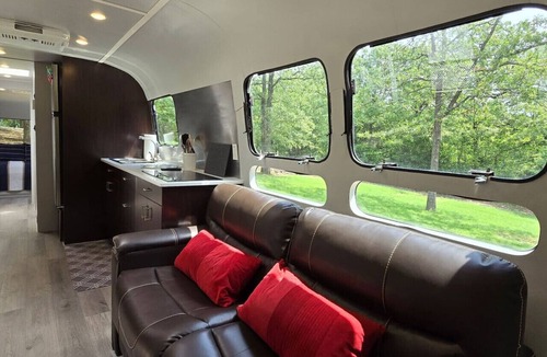 Sulphur RV Rental | Airstream 34 at Gamble Hollow