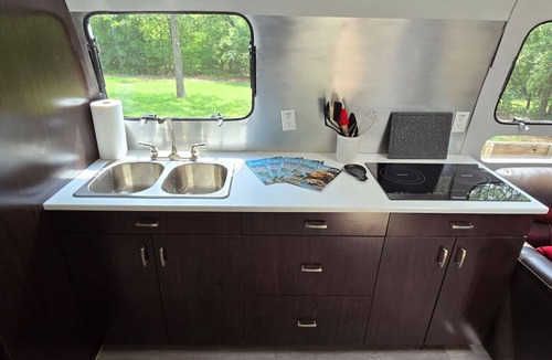 Sulphur RV Rental | Airstream 34 at Gamble Hollow