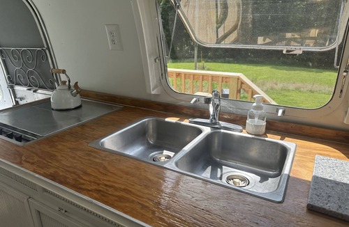 Hartwick House | Airstream at Turkey Hill *2* Glamping in CTown!