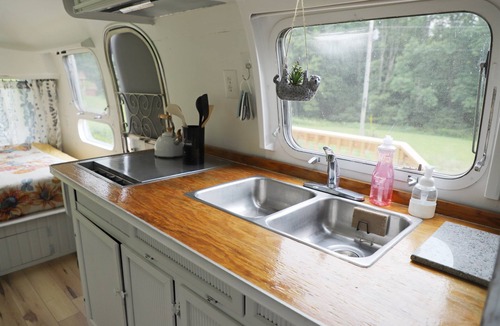 Hartwick House | Airstream at Turkey Hill *2* Glamping in CTown!