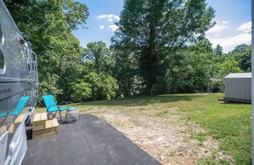 Franklin House | Airstream Camping Getaway in Liepers Fork