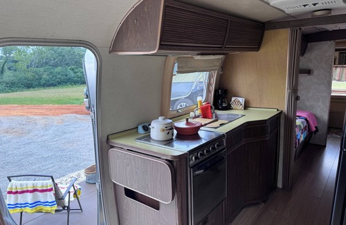 Cropwell House | Airstream Land Yacht 31ft