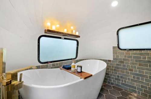 Pisgah Forest House | Airstream w Bathtub, River, & Hot Tub