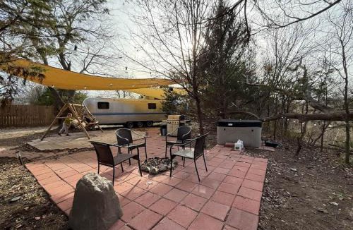 Lawton Other | Airstream w flush toilet city water hot tub