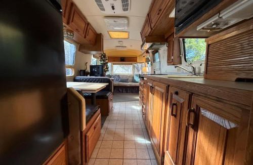 Lawton Other | Airstream w flush toilet city water hot tub