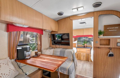 Dunsmuir Apartment | Airstream - (White Oak)