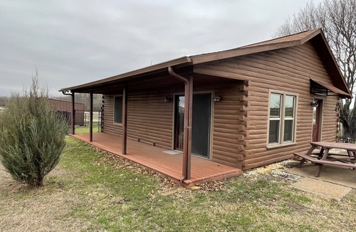 Wise County House | Airstrip Cabin