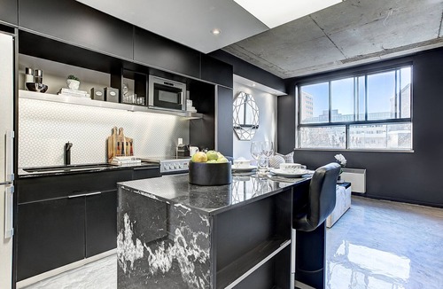 Shaughnessy Village Apartment | Airy Apartment with All Amenities