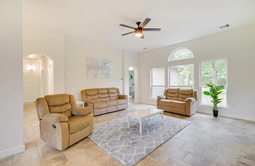 Hull House | Airy Dayton Vacation Home w/Deck + Private Yard!