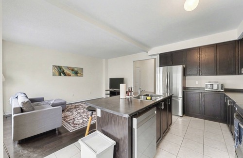 Pickering House | Airy Nest - 4 Beds, 2.5 Baths, 2 park
