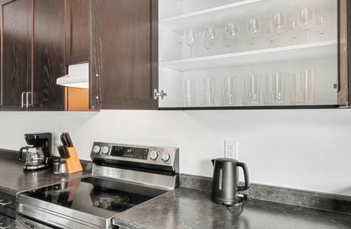 Pickering House | Airy Nest - 4 Beds, 2.5 Baths, 2 park