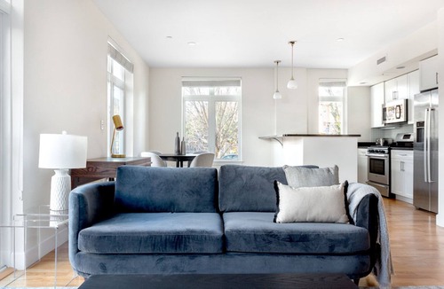 North Cambridge Apartment | Airy Porter Square 2BR w/W/D, Elevator, by Davis Station