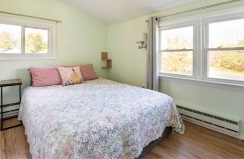 New Paltz Apartment | Airy & Private Escape on Mountain Rest Road Pool