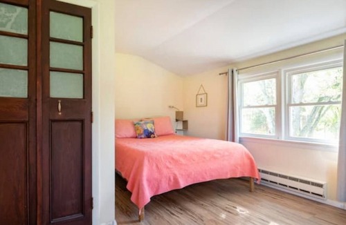 New Paltz Apartment | Airy & Private Escape on Mountain Rest Road Pool