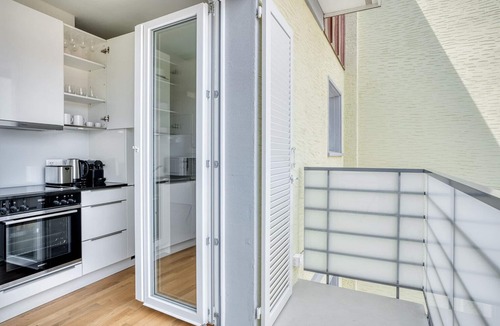 Alt-Wiedikon Apartment | Airy Wiedikon 2.5BR w/W/D & Storage Room, nr Tram, by Blueground