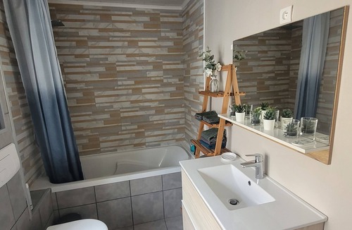 Calais Apartment | Aiscal - Appart Hotel 70m2 for 6 people - Arrival 24/24h digicode access