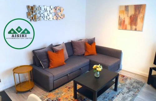 Sudbury Apartment | Aisiki Stays Apartments at Wembley, Ground Floor 2 Bedroom and 1 Bathroom Flat, King or Twin beds and Double bed with FREE WiFi and PARKING