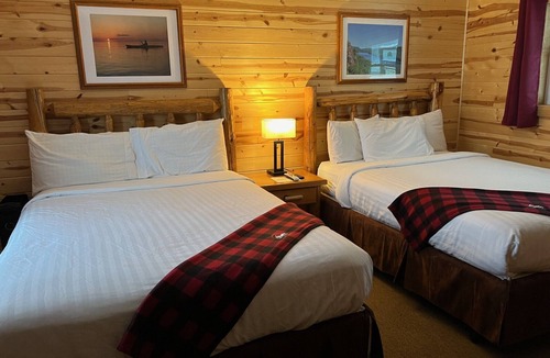 Bergland Cabin | AJ's Lodge and Oven