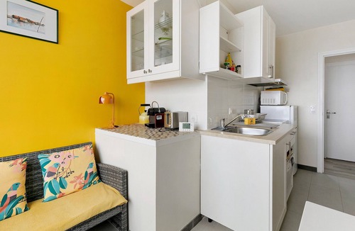 Batz-sur-Mer Apartment | Ajoncs Apartment – Seafront, Terrace, Parking, Côte Sauvage