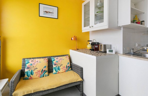 Batz-sur-Mer Apartment | Ajoncs Apartment – Seafront, Terrace, Parking, Côte Sauvage