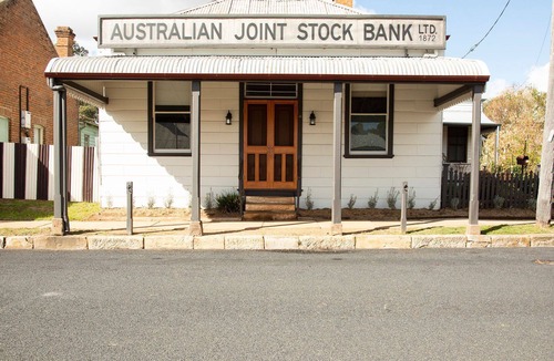 Gulgong House | AJS Bank - Pet friendly