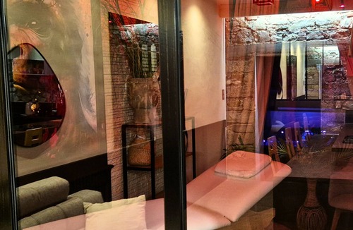Lavaur Apartment | AKA LOVE ROOM