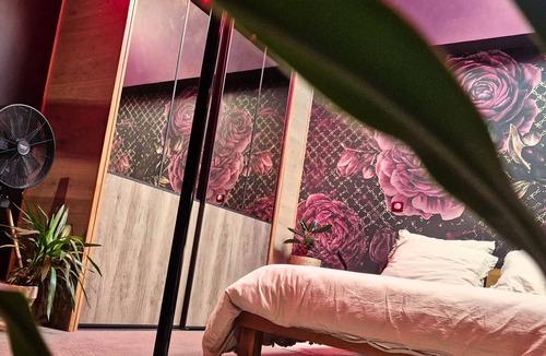 Lavaur Apartment | AKA LOVE ROOM