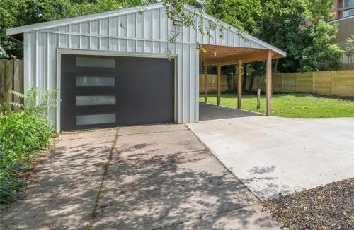 Highland Square House | Akron - 4BR Modern Home