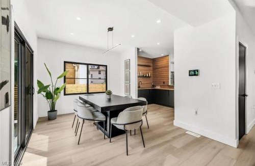 Highland Square House | Akron - 4BR Modern Home