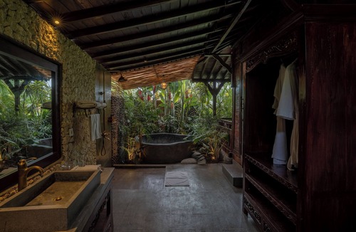 Melayang Hotel | Aksmi Suites & Villas