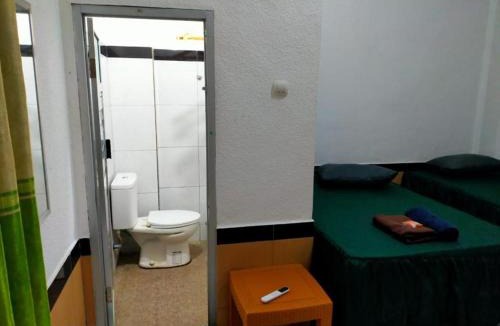 Praya Barat Hotel | AL KISWAH Homestay