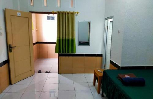 Praya Barat Hotel | AL KISWAH Homestay