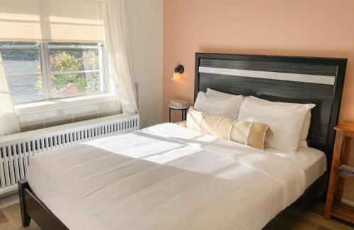 Town of Pines Hotel | Al & Sally's Motel