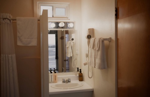 Banks Lake South Hotel | Ala Cozy Motel